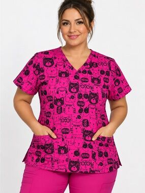 Women’s Medium Butter-Soft Cat Print Scrub Top